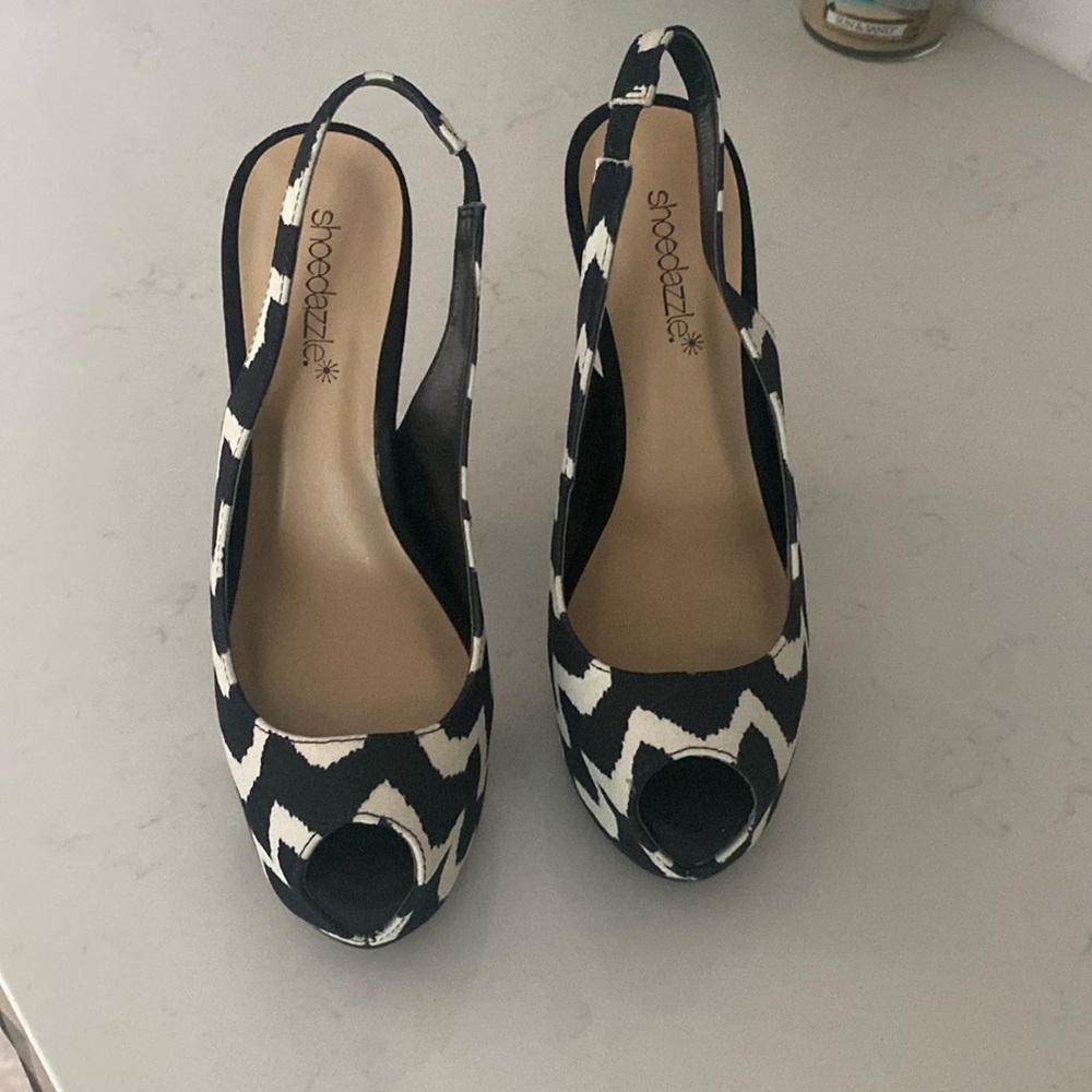 Like new Shoe Dazzle heels